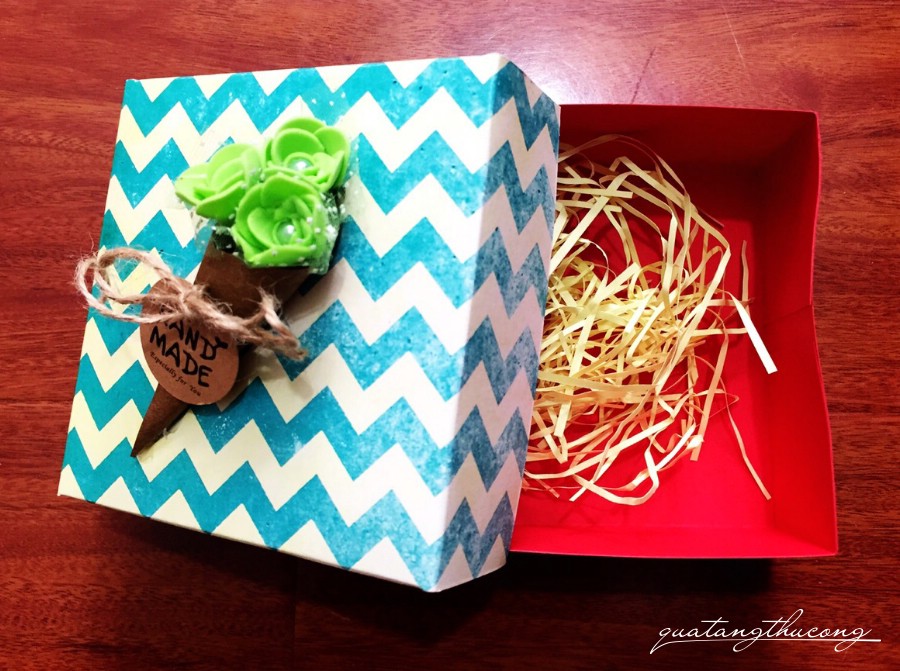 Hộp quà Handmade 10x10x4.5cm mẫu 1