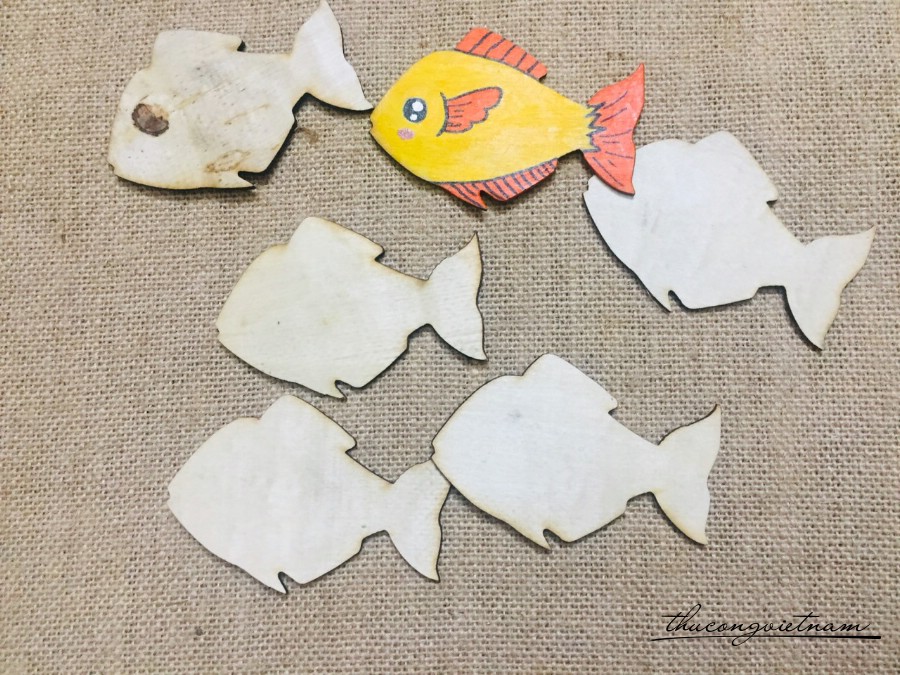 Thẻ gỗ trơn cá kiểu 2- 10cm