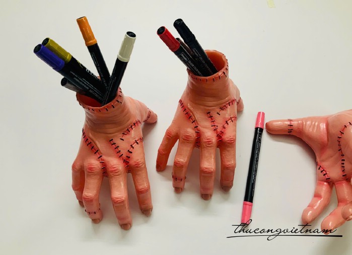 Bàn tay Thing (cắm bút viết) 12*15*15.5cm