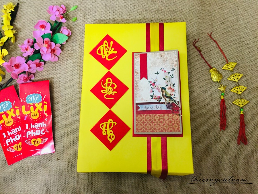 Hộp Quà To Gói Sẵn Phong Cách Tết (23*32*5cm) - Mẫu 2